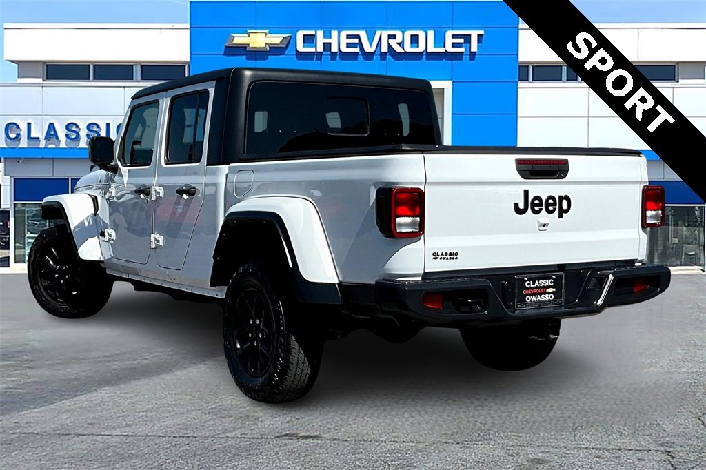2022 Jeep Gladiator Sport S photo 4