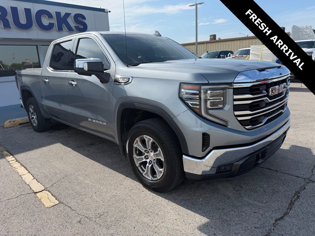 2023 GMC Sierra 4WD Crew Cab Short Box SLT's photo