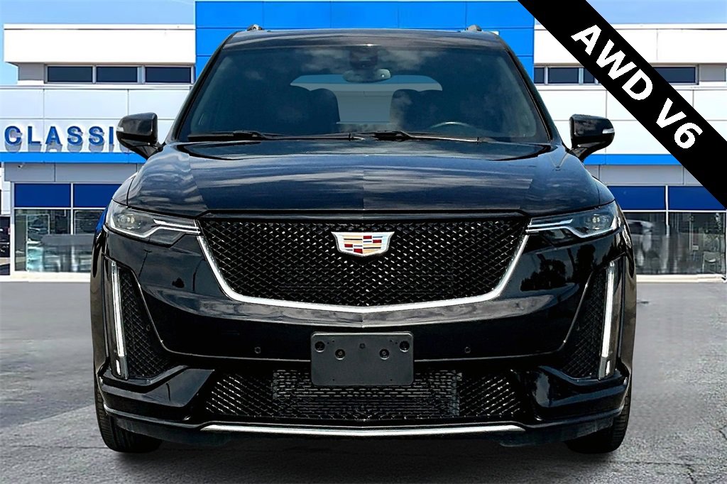 2023 Cadillac XT6 Sport photo 2