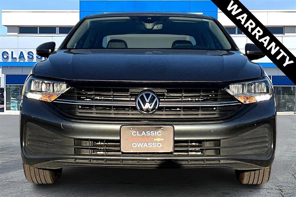 2024 Volkswagen Jetta SE photo 2