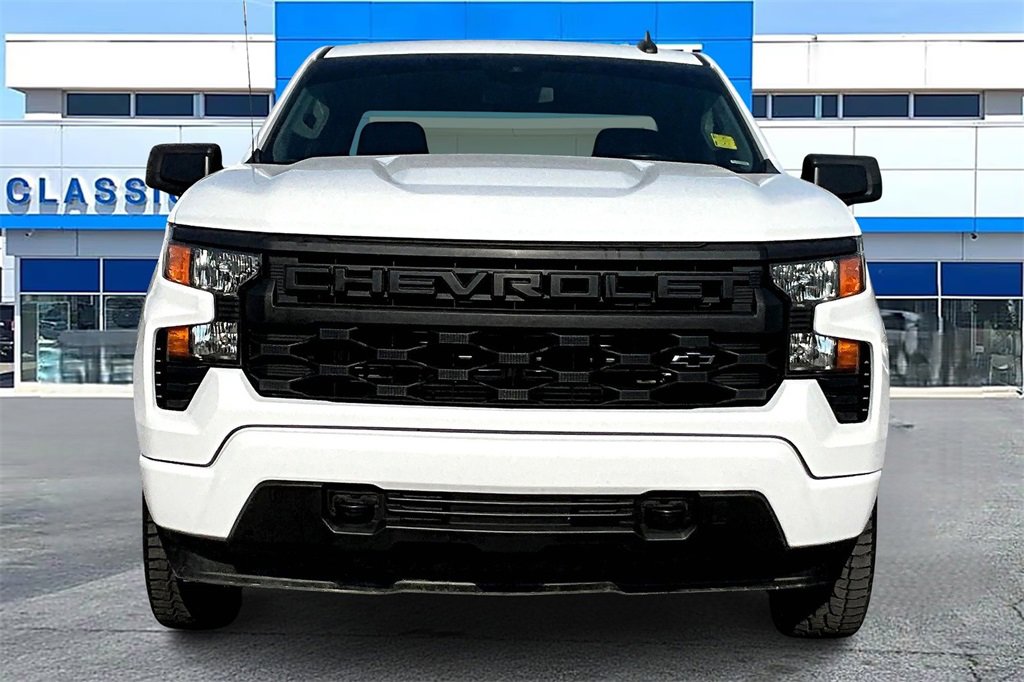 2022 Chevrolet Silverado 1500 Custom photo 2