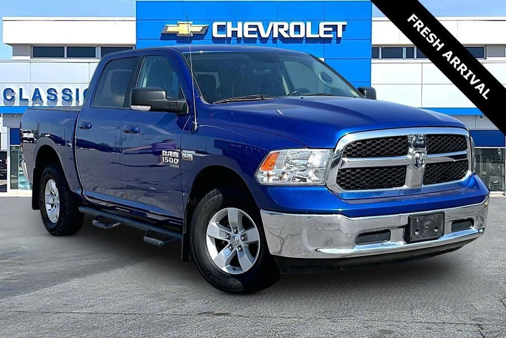 2019 RAM 1500 Classic SLT 4x4 Crew Cab 5'7's photo