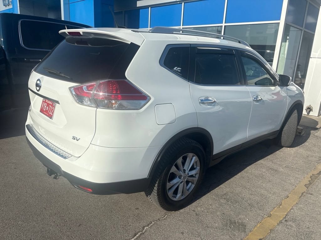 Used 2016 Nissan Rogue SV