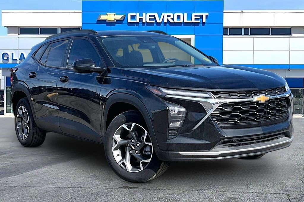 New 2025 Chevrolet Trax LT SUV