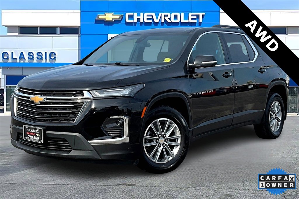 2023 Chevrolet Traverse photo 2
