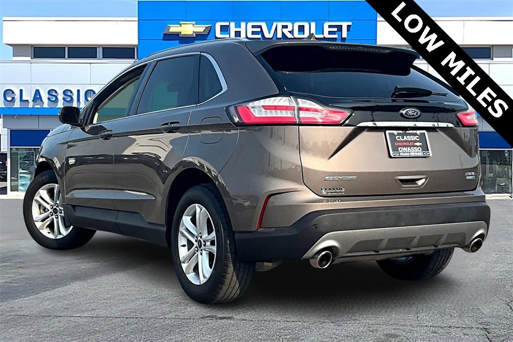2019 Ford Edge SEL photo 4