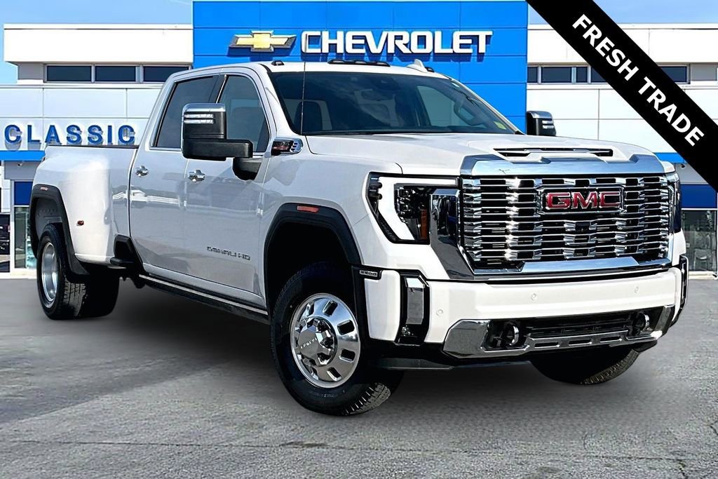 2024 GMC Sierra 4WD Crew Cab Long Box DRW Denali's photo