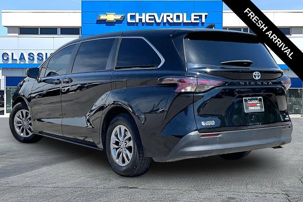 Used 2023 Toyota Sienna LE