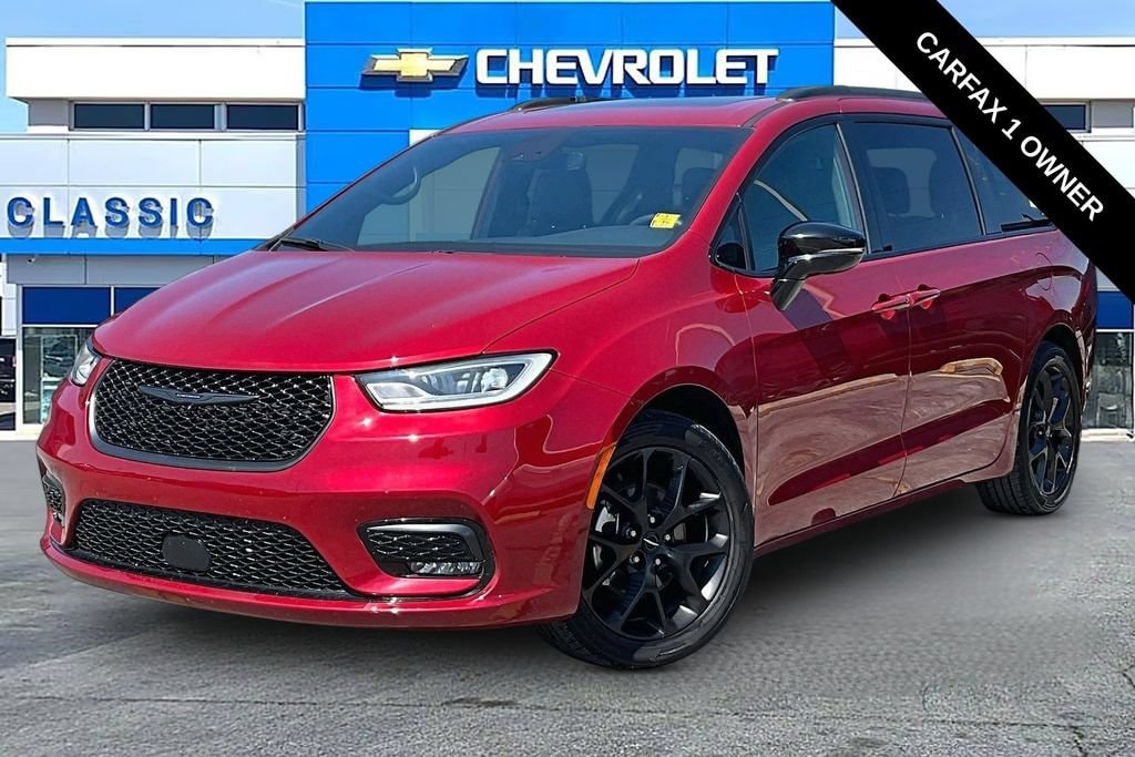 Used 2025 Chrysler Pacifica Limited