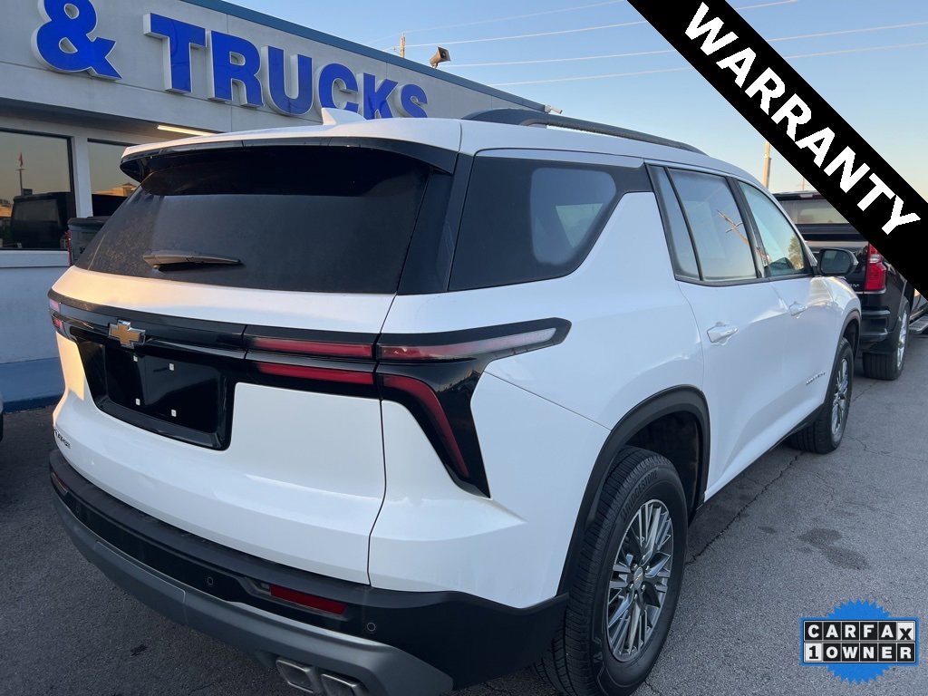 2025 Chevrolet Traverse photo 2