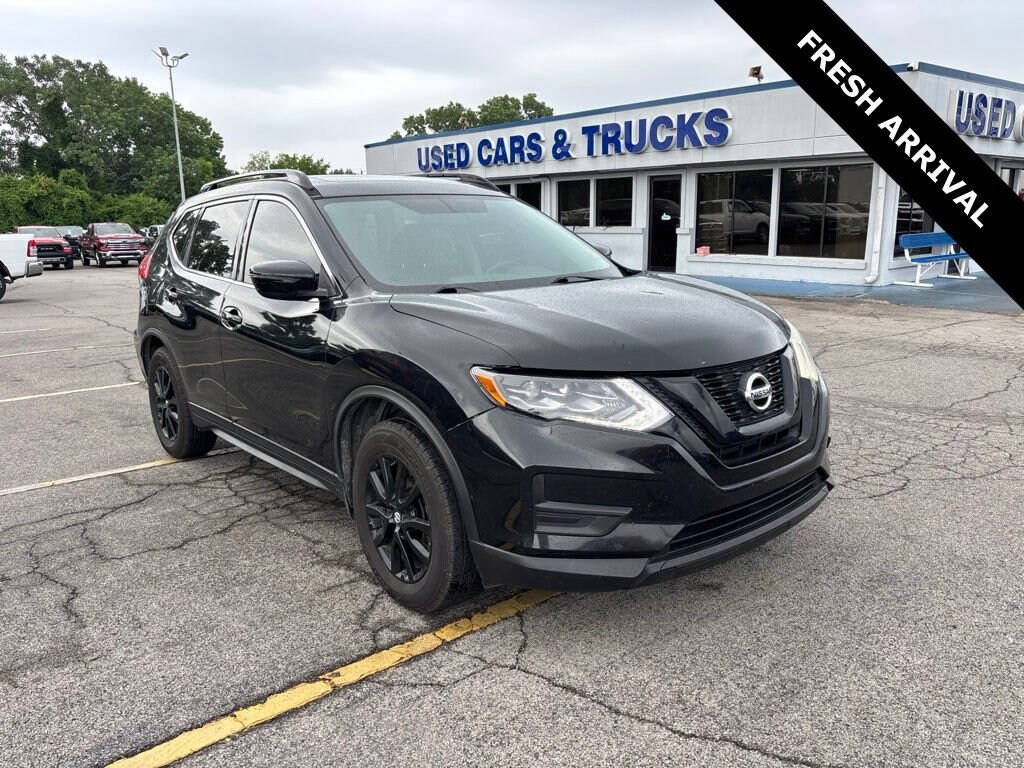 Used 2017 Nissan Rogue SV