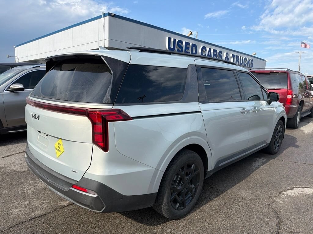 Used 2025 Kia Carnival Hybrid SX
