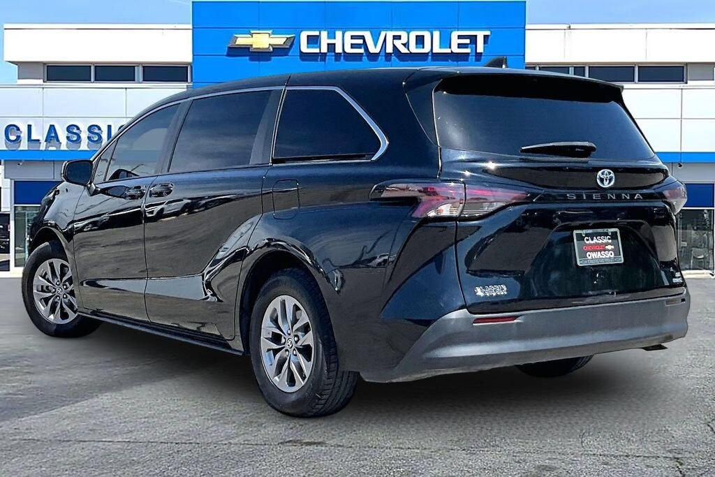 Used 2023 Toyota Sienna LE