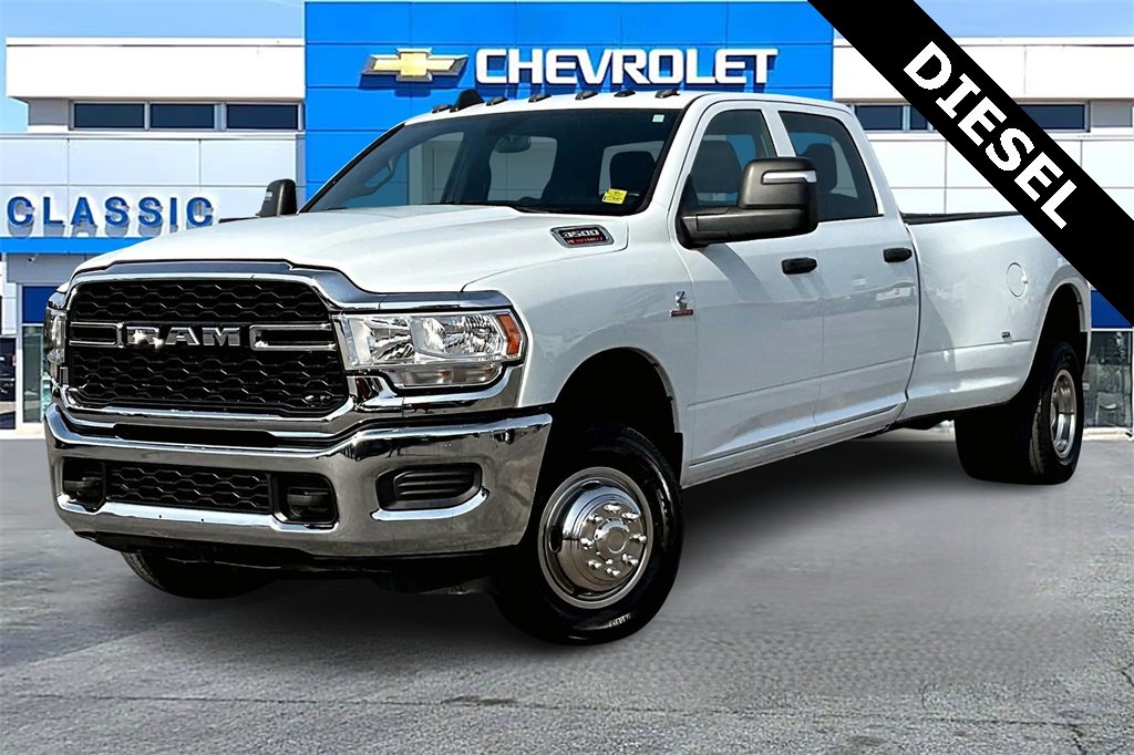 2024 Ram 3500 Tradesman photo 3