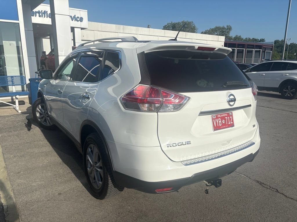 Used 2016 Nissan Rogue SV