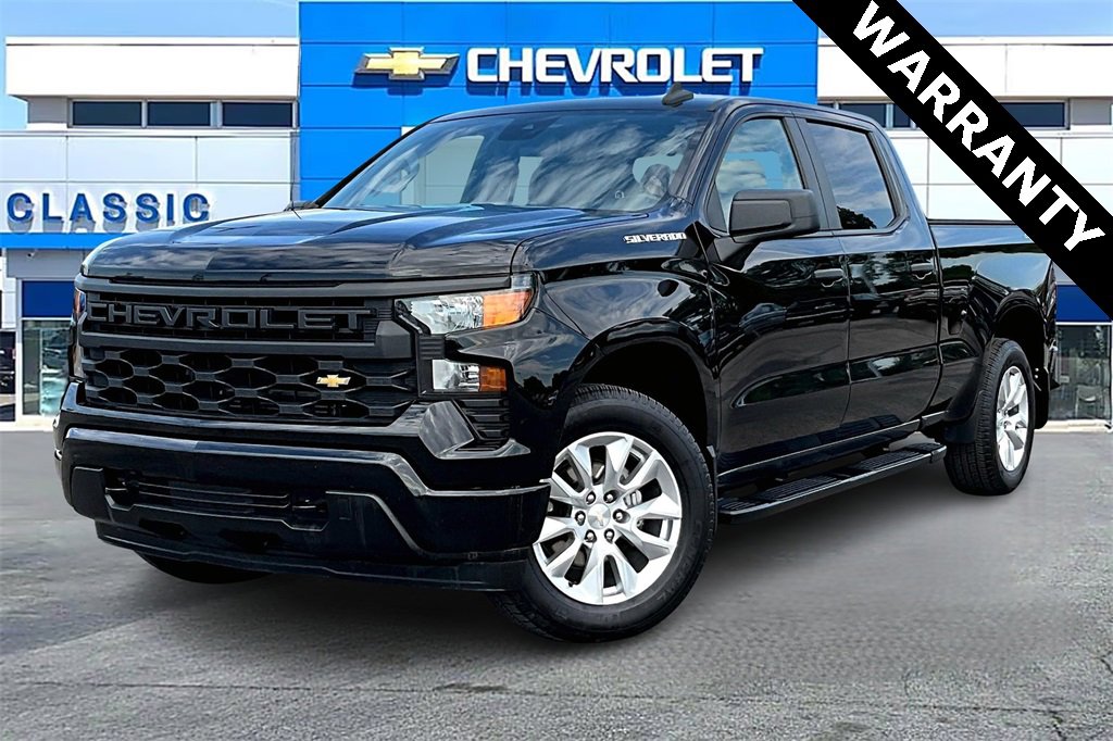 2023 Chevrolet Silverado 1500 Custom photo 3