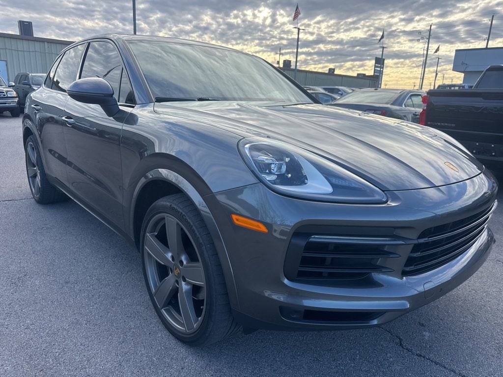 2019 Porsche Cayenne Base's photo