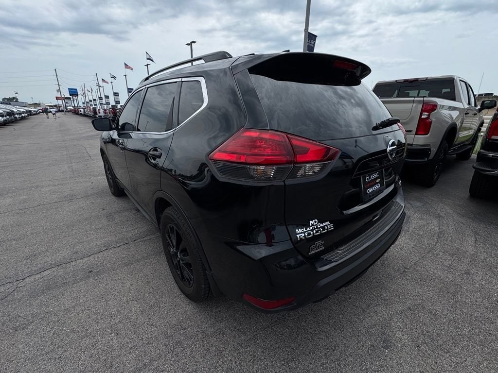 Used 2017 Nissan Rogue SV