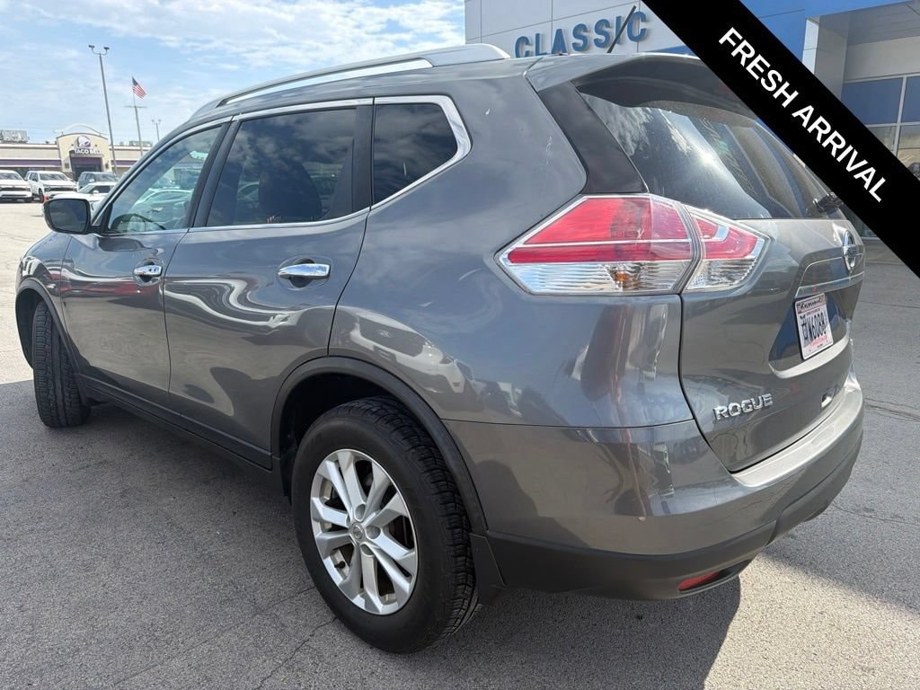 Used 2016 Nissan Rogue SV