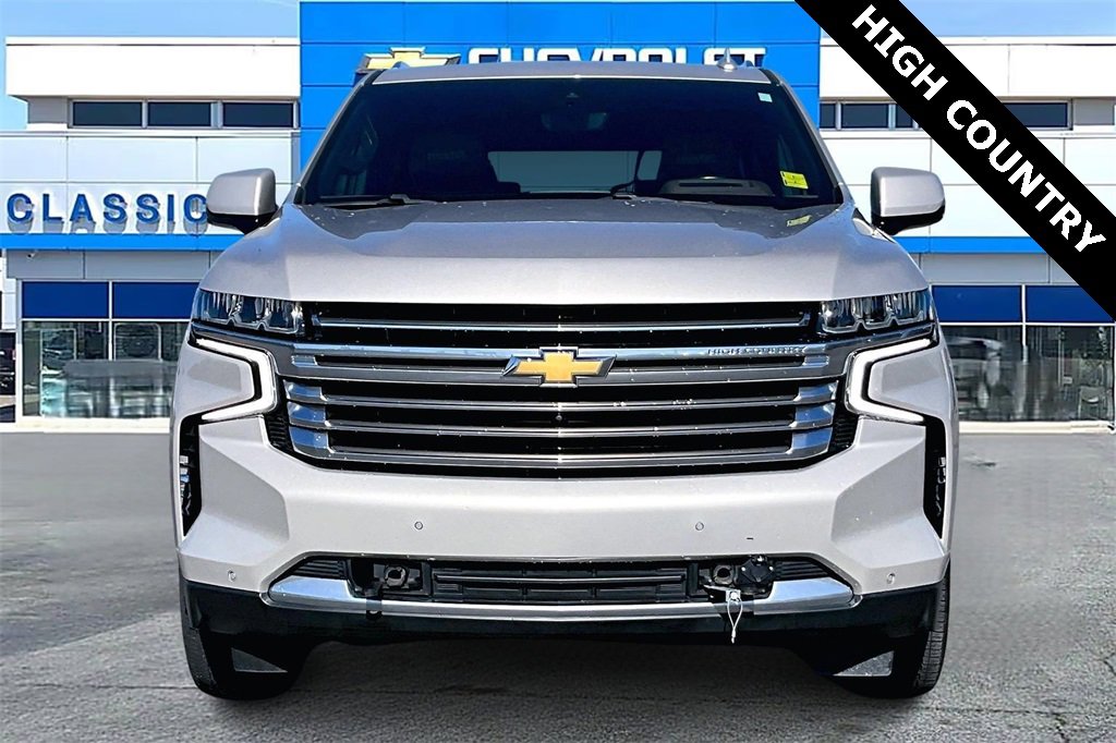 2022 Chevrolet Suburban High Country photo 2