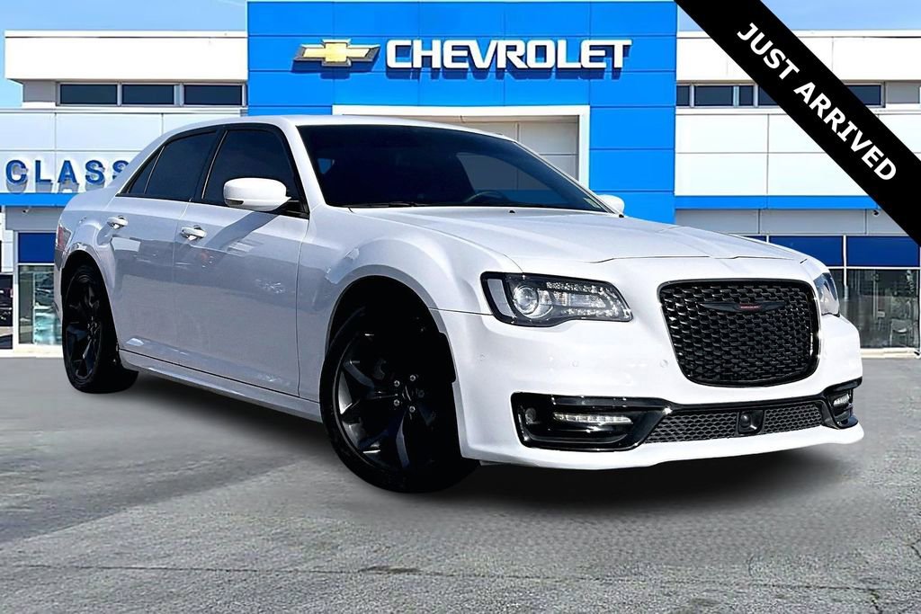 2023 Chrysler 300 S's photo
