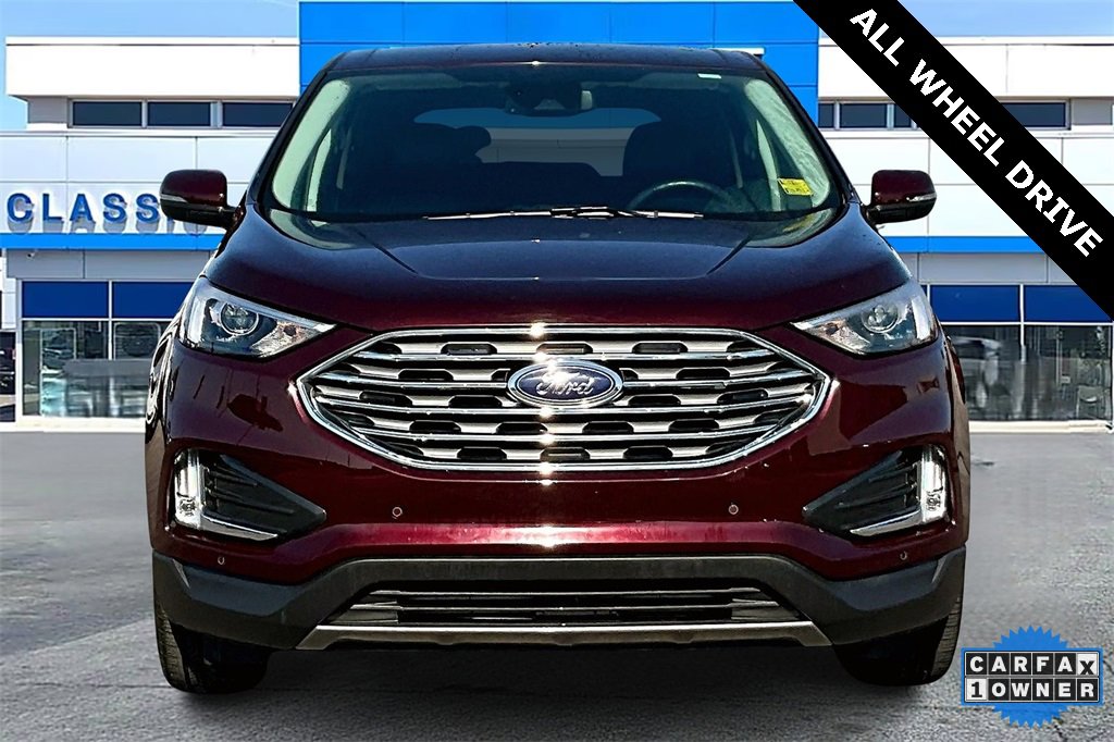 2024 Ford Edge Titanium photo 2
