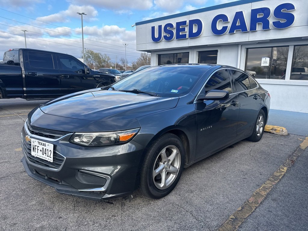 2018 Chevrolet Malibu LS photo 2