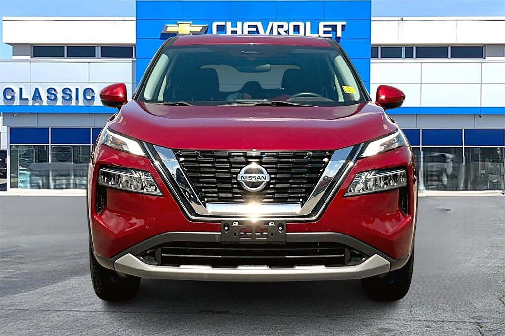 2021 Nissan Rogue SV photo 2