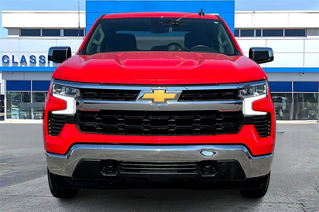 2025 Chevrolet Silverado 1500 LT photo 2