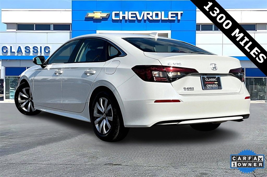 2025 Honda Civic LX photo 4