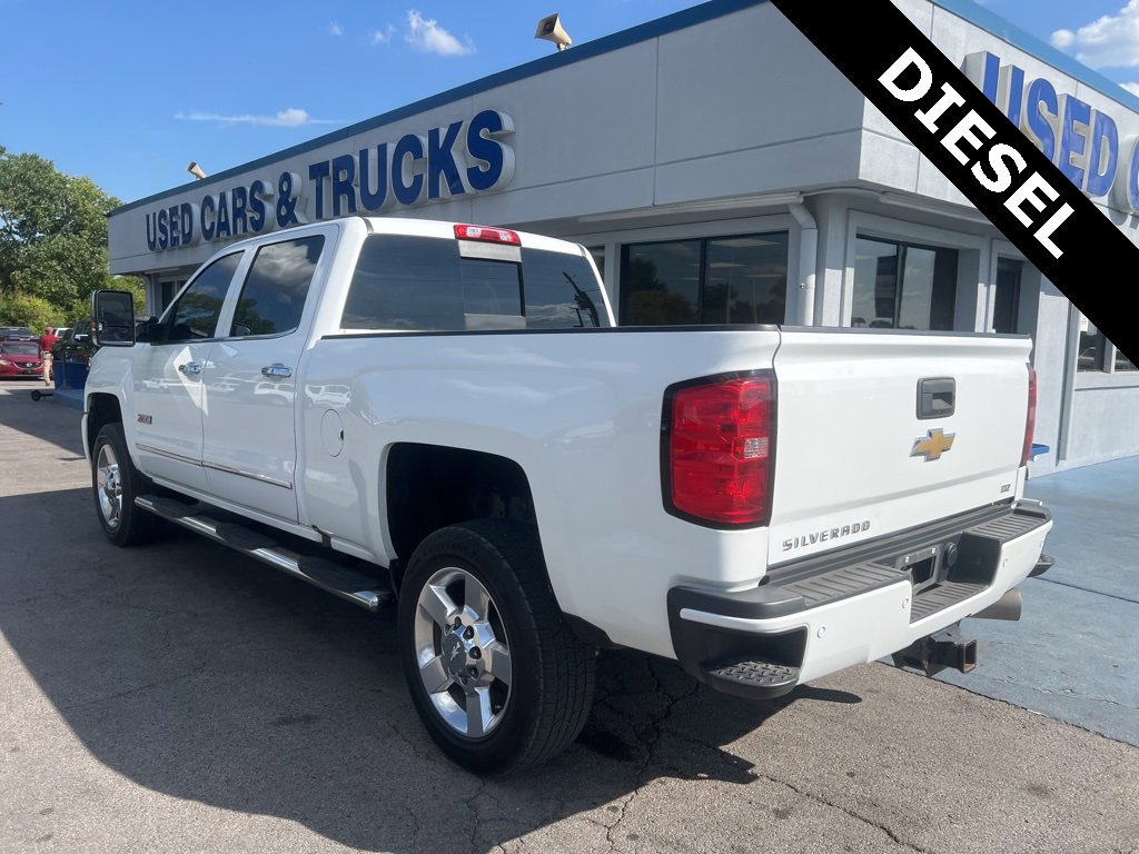 2016 Chevrolet Silverado 2500HD LTZ photo 3