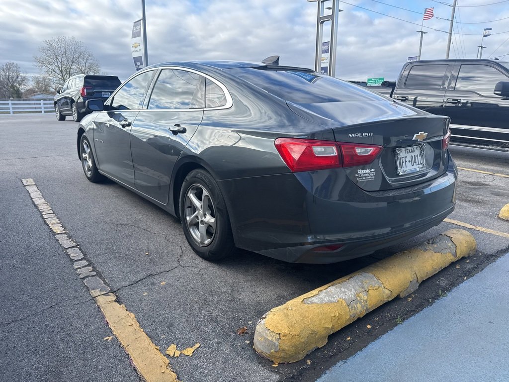 2018 Chevrolet Malibu LS photo 3