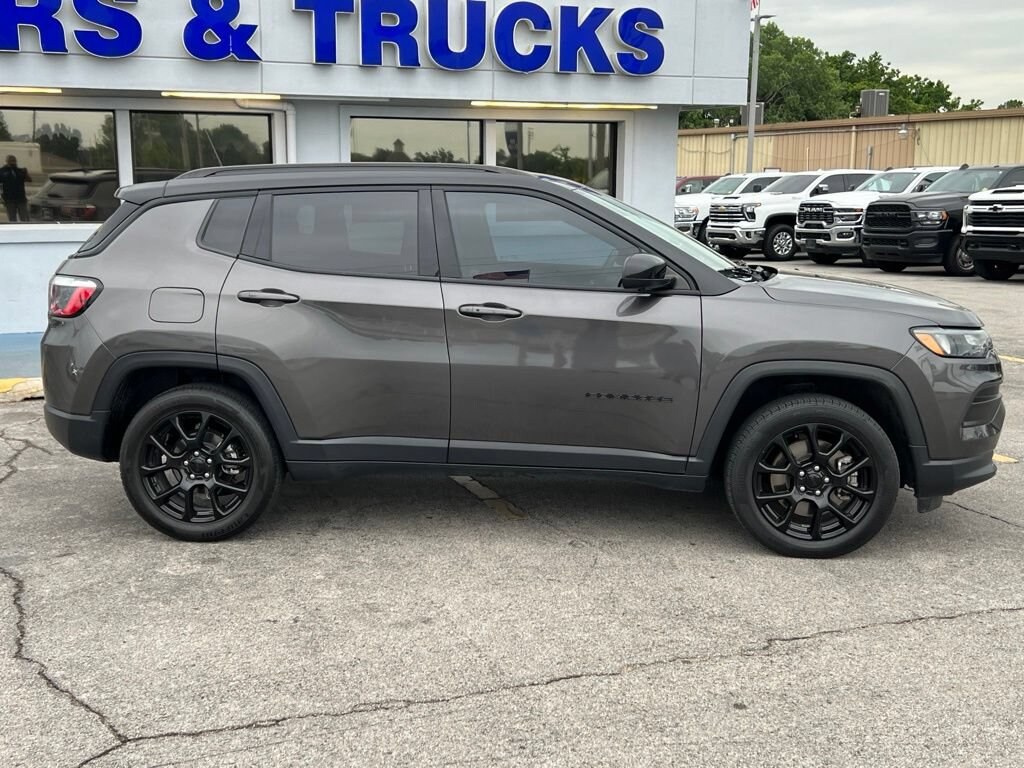 Used 2023 Jeep Compass Altitude