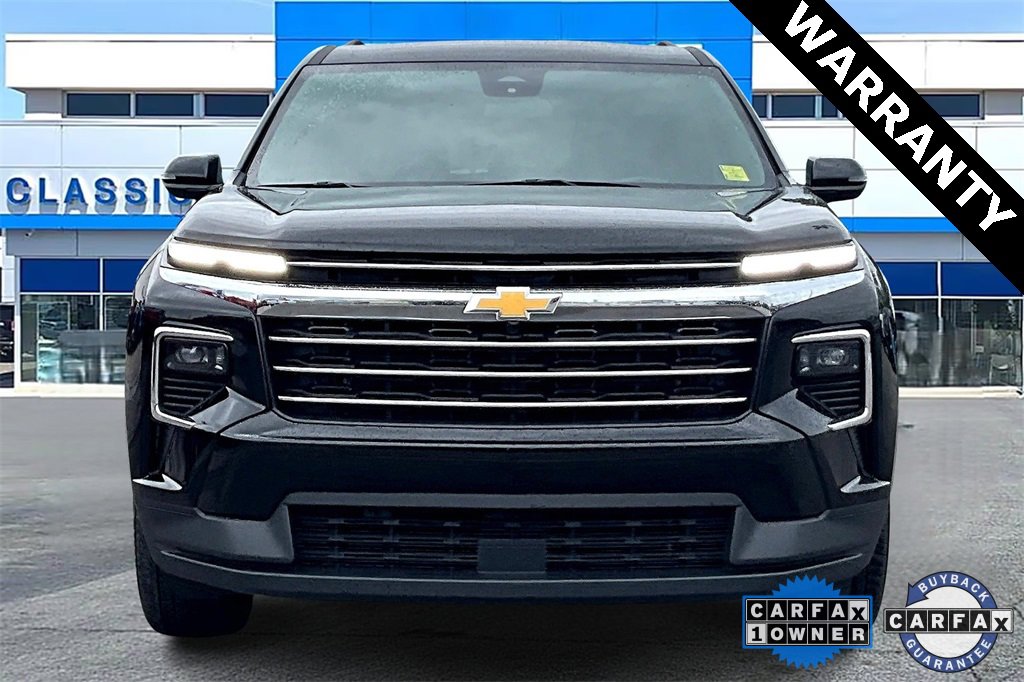 2025 Chevrolet Traverse photo 2