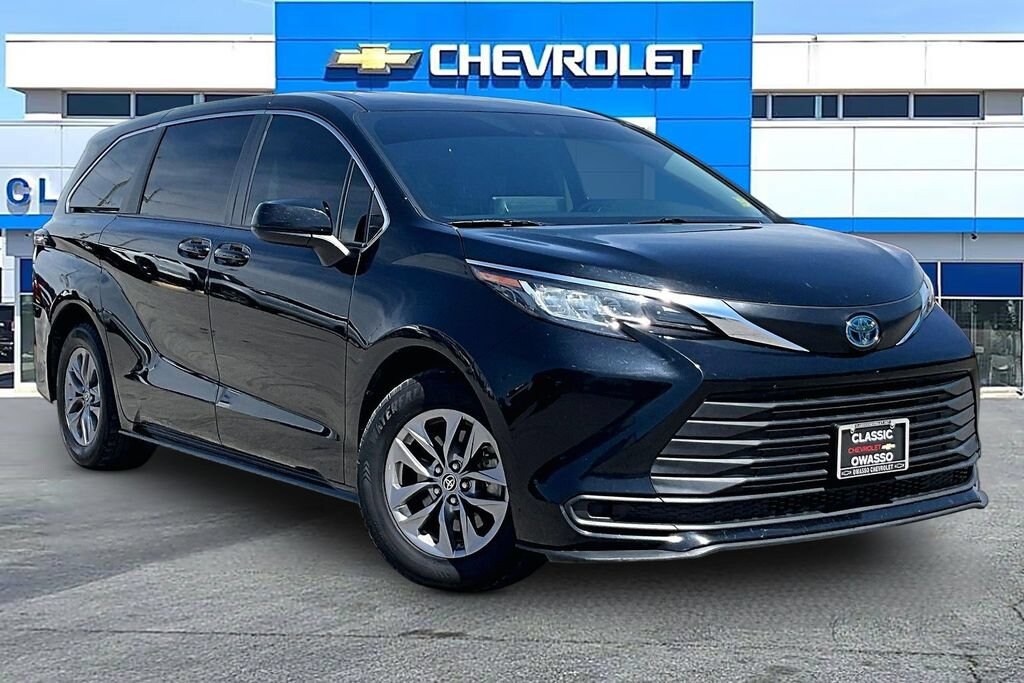 Used 2023 Toyota Sienna LE