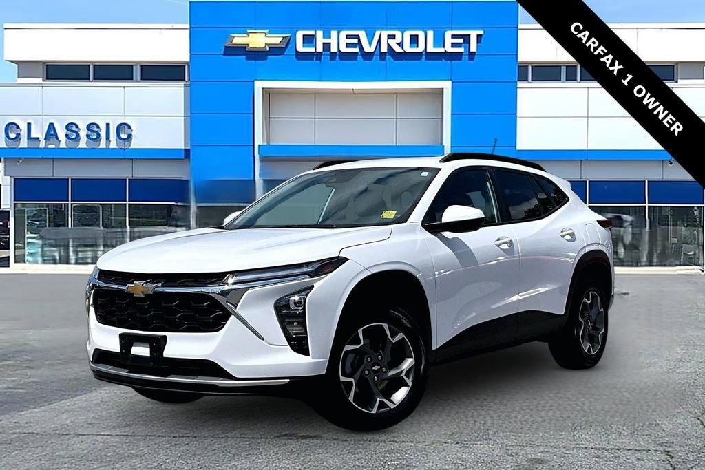 Used 2025 Chevrolet Trax LT SUV