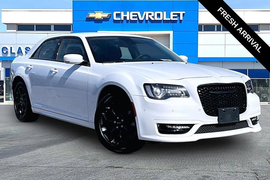 Used 2023 Chrysler 300 Touring L