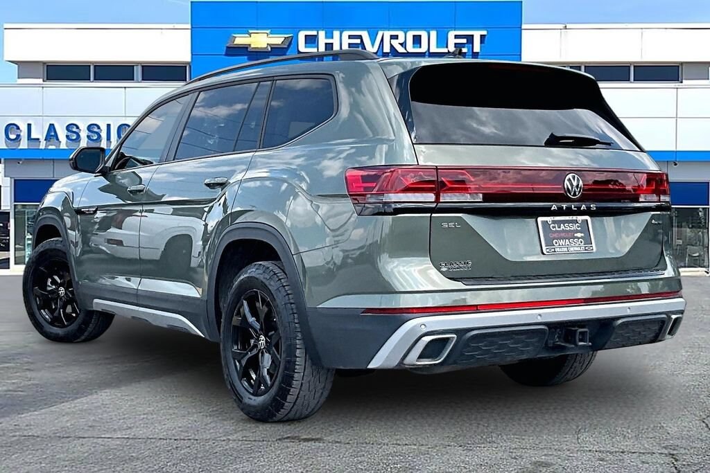 Used 2024 Volkswagen Atlas 2.0T Peak Edition SEL