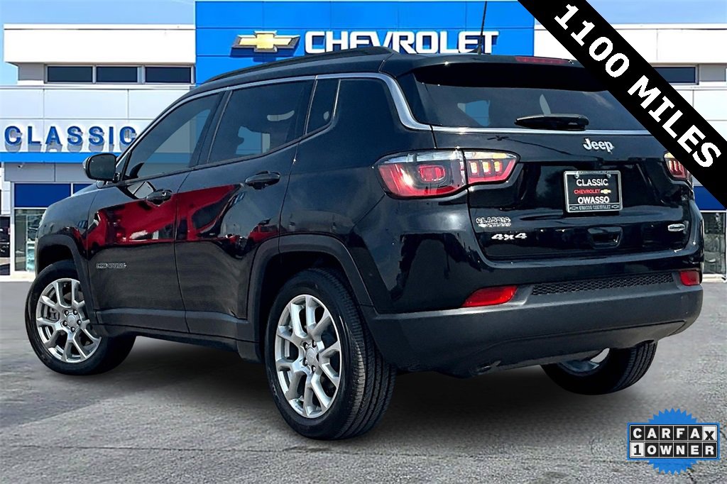 2024 Jeep Compass Latitude Lux photo 3