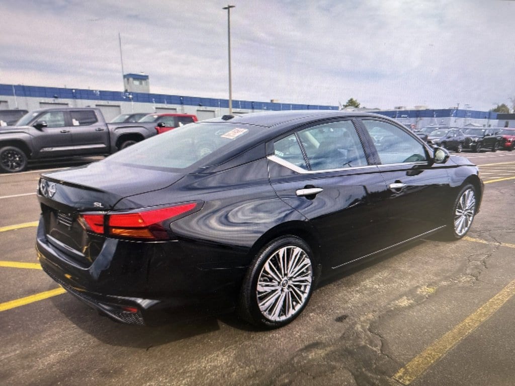 Used 2023 Nissan Altima SL with VIN 1N4BL4EV0PN384117 for sale in Owasso, OK