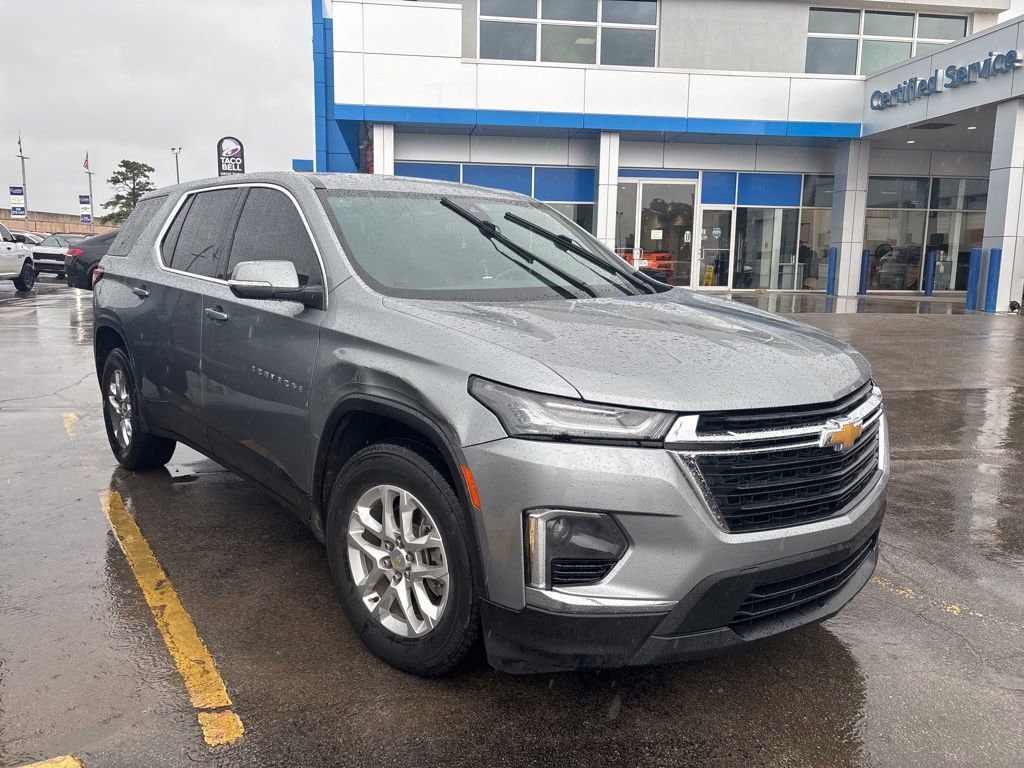 Used 2023 Chevrolet Traverse LS SUV