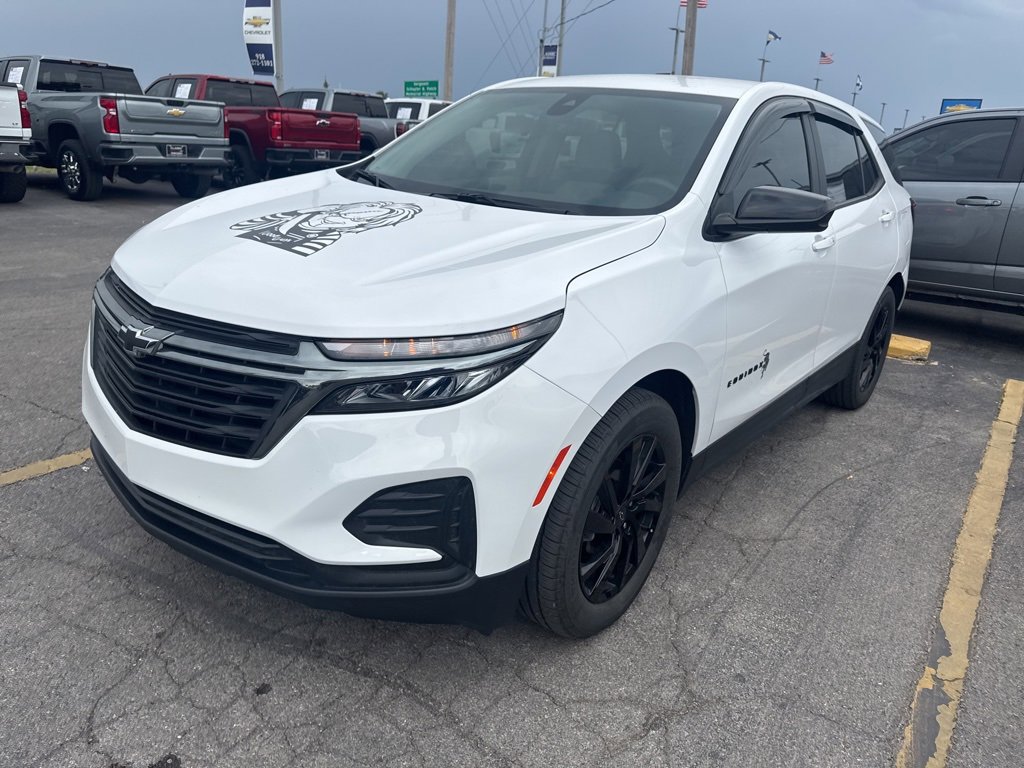 2024 Chevrolet Equinox LS photo 3