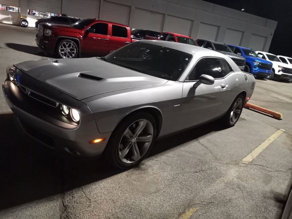 2015 Dodge Challenger R/T's photo