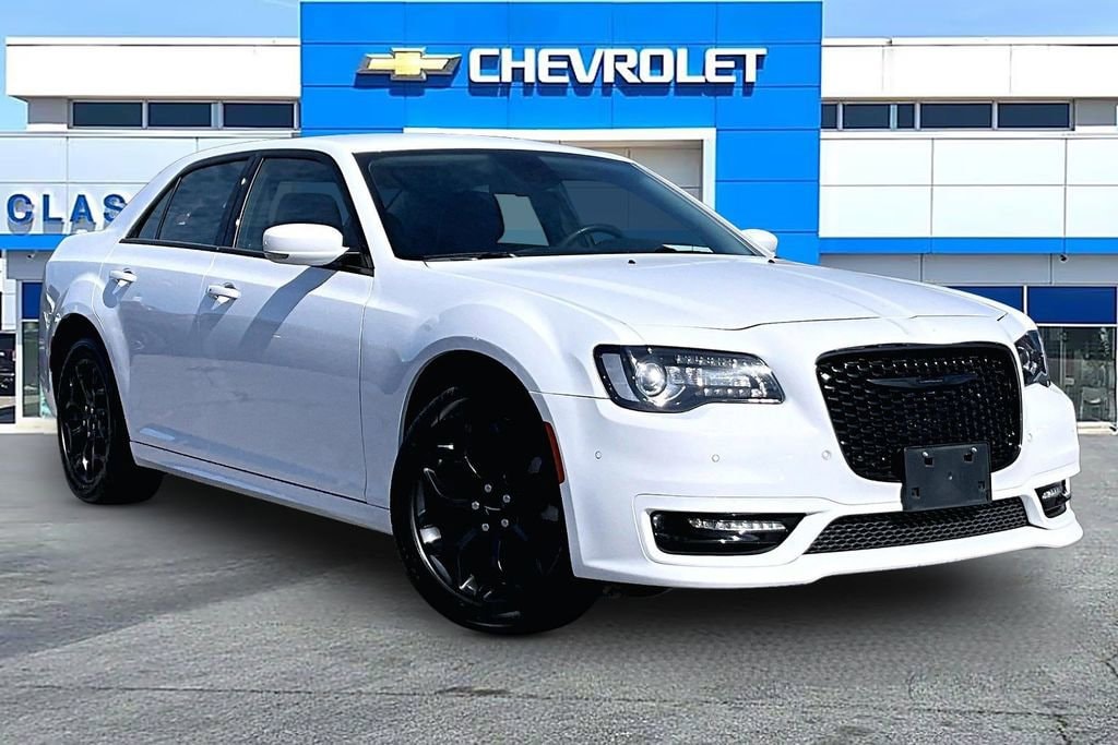 2023 Chrysler 300 Touring L AWD's photo