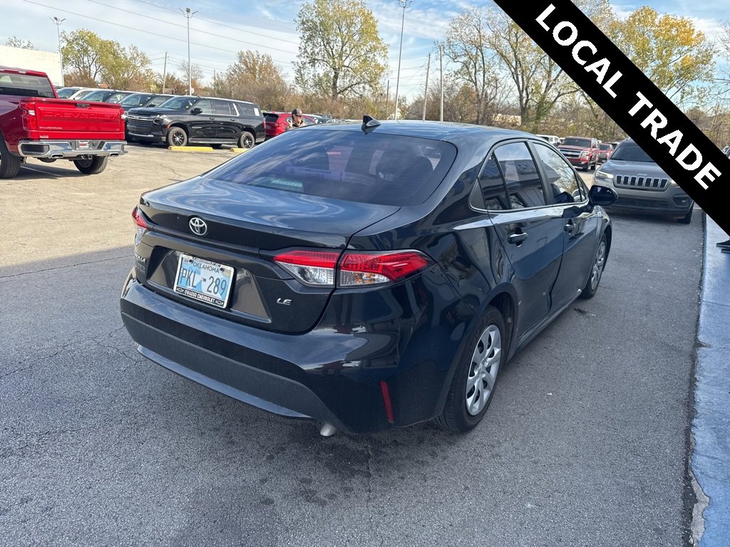 2022 Toyota Corolla LE photo 2