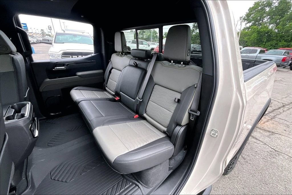 2026 Chevrolet Silverado 1500 ZR2 - Photo 10