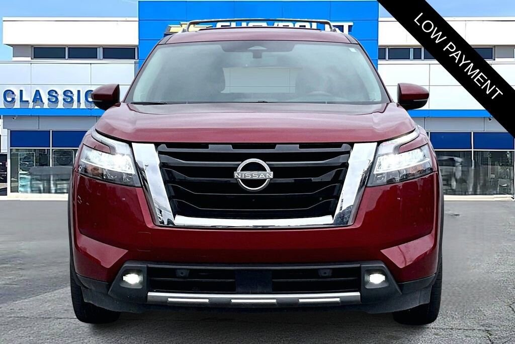 Used 2023 Nissan Pathfinder SL