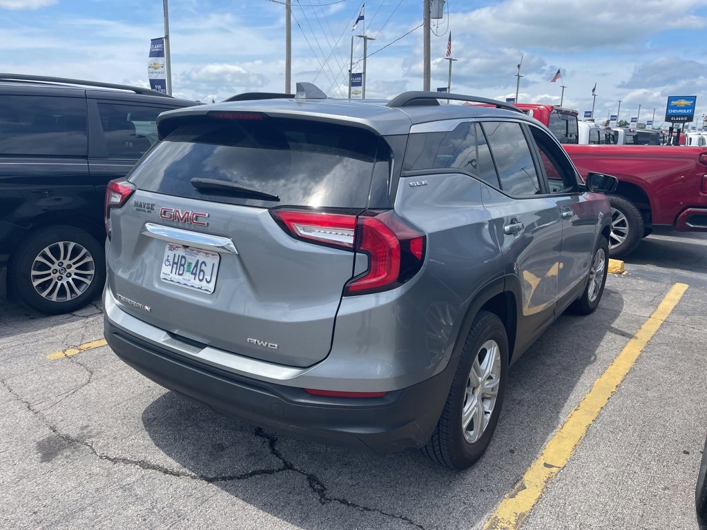 2023 Gmc Terrain SLE photo 2