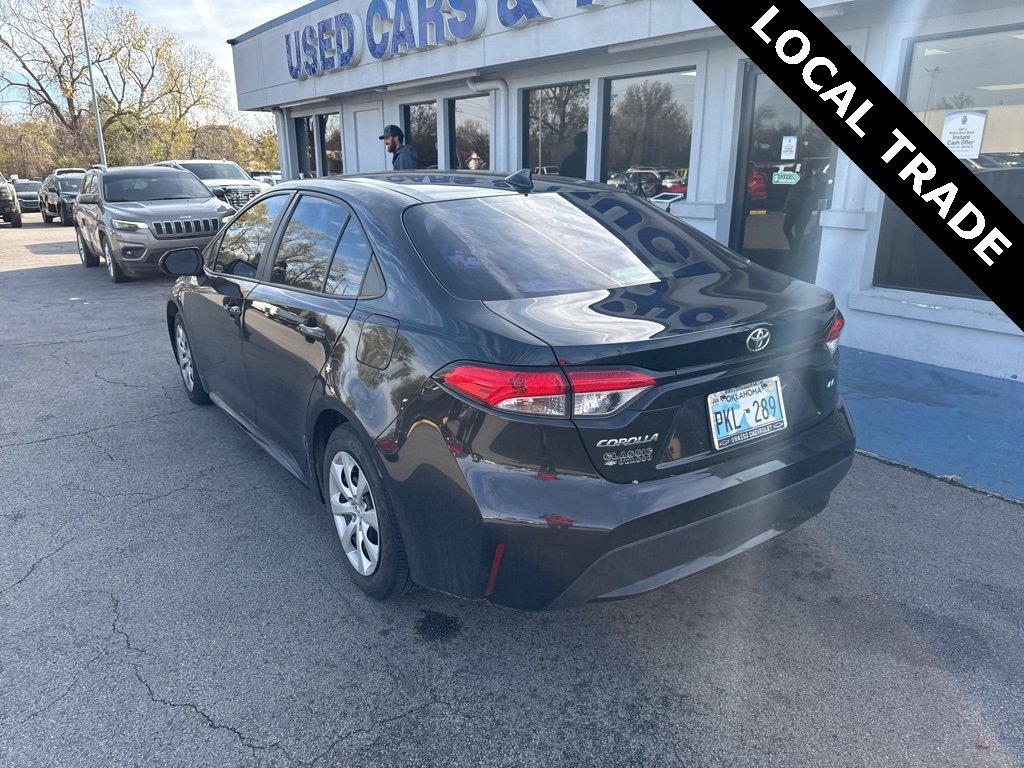 2022 Toyota Corolla LE photo 3