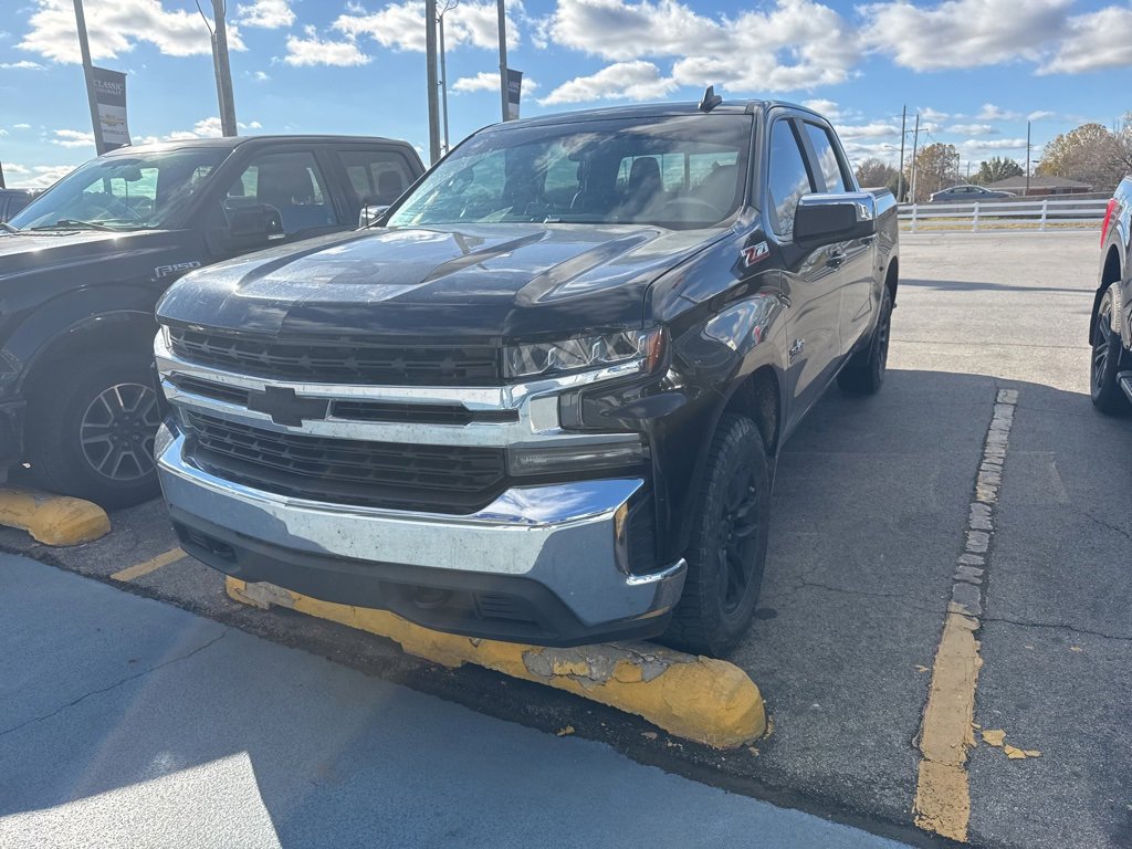 2019 Chevrolet Silverado 1500 LT photo 2